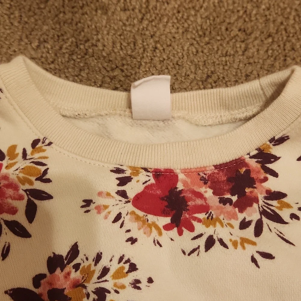 Baby GAP  floral sweatshirt- 4 years